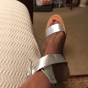 Dolce Vita Shoes - Like New Dolce Vita silver leather sandals size 9 Dolce Vita Shoes - Like New Dolce Vita silver leather sandals size 9